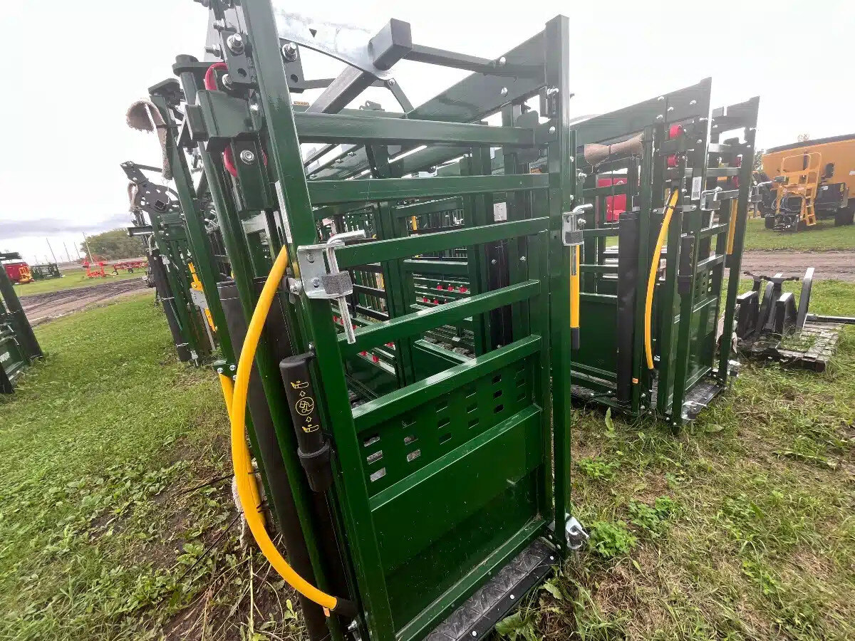 2025 Arrowquip 8800
