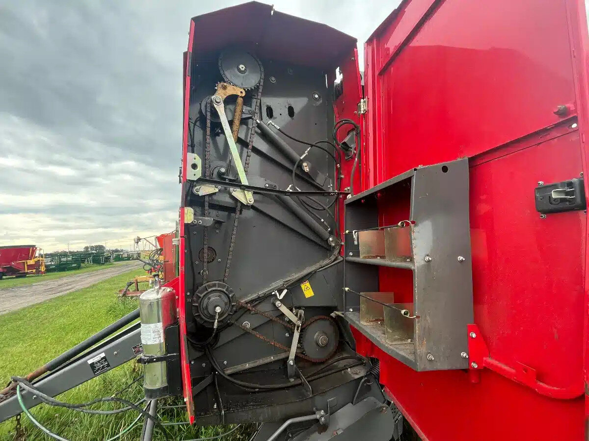 2017 Massey Ferguson 2956A