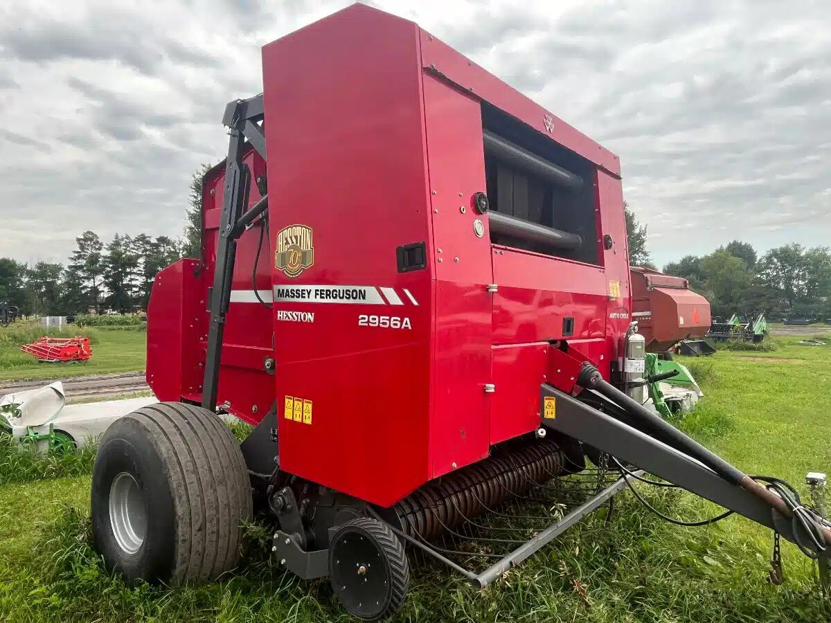 2017 Massey Ferguson 2956A