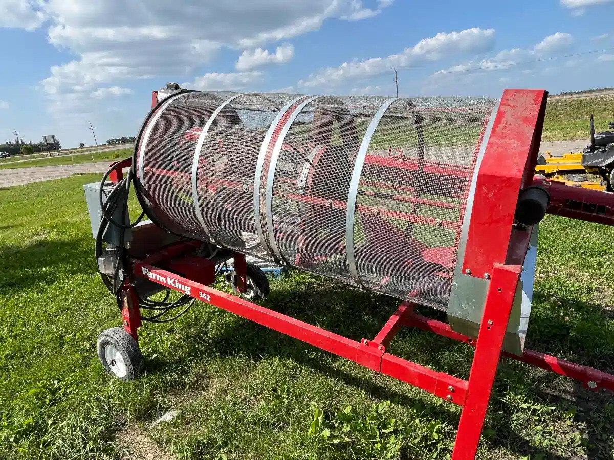 2022 Farm King Y362