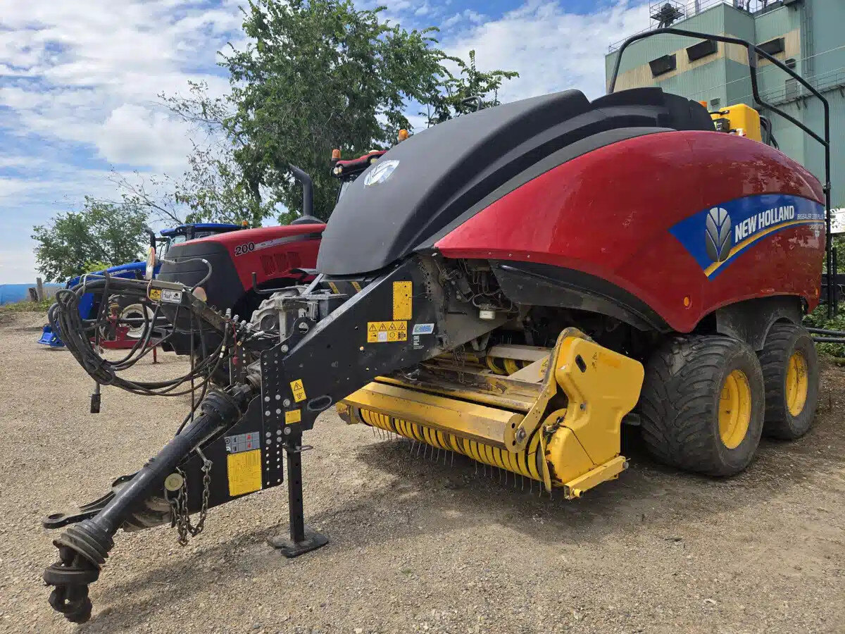 2019 New Holland BIG BALER 330R PLUS