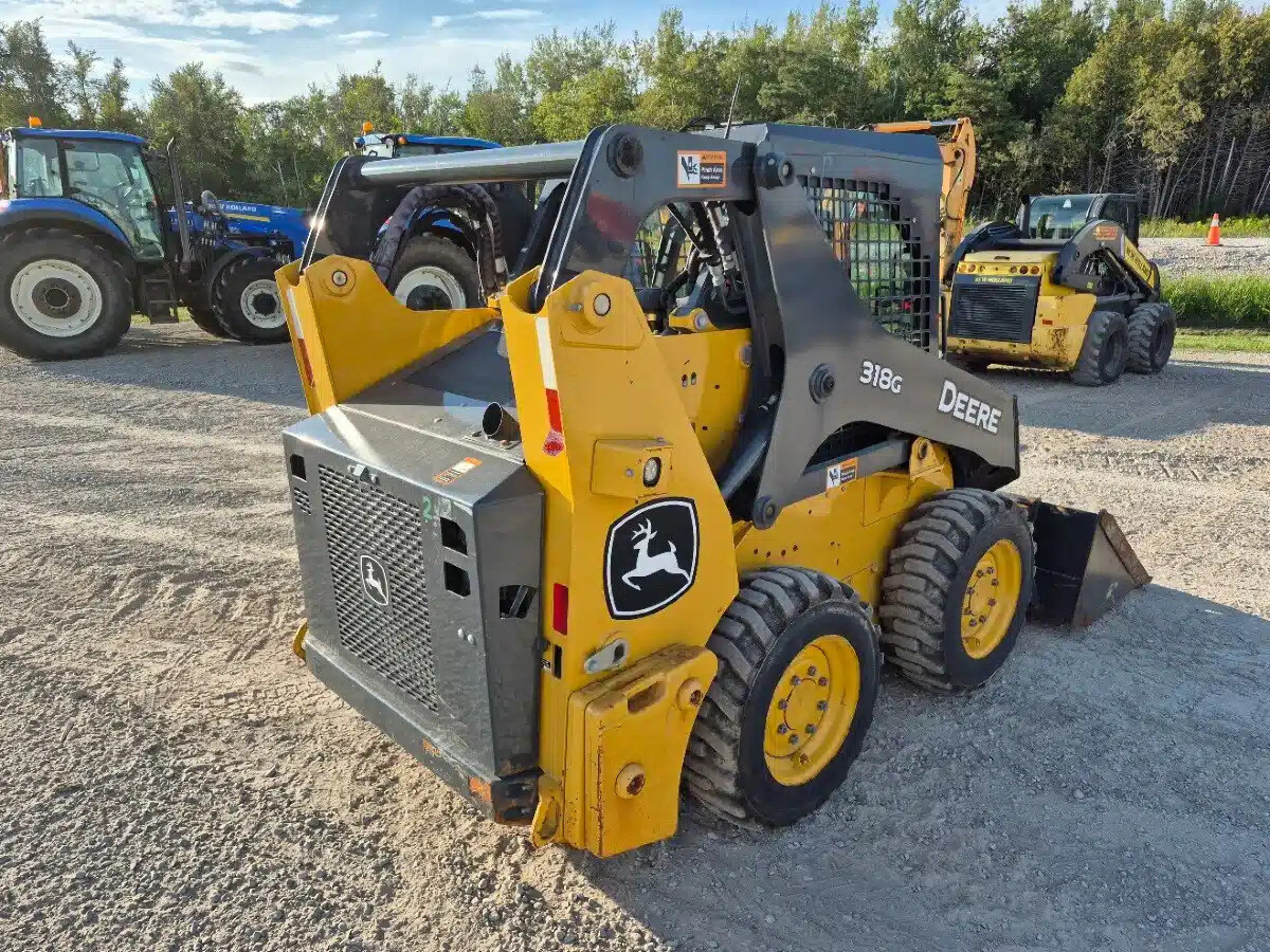 2022 DEERE 318G
