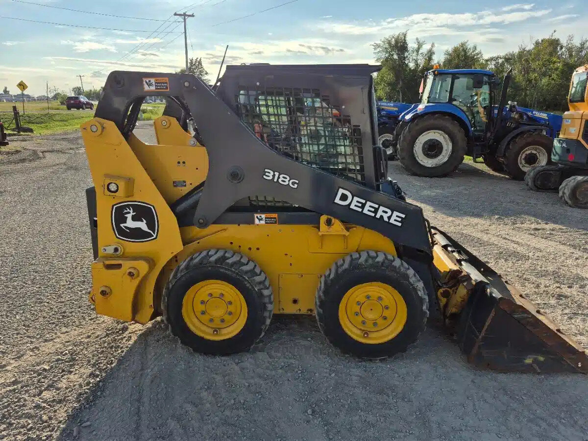 2022 DEERE 318G