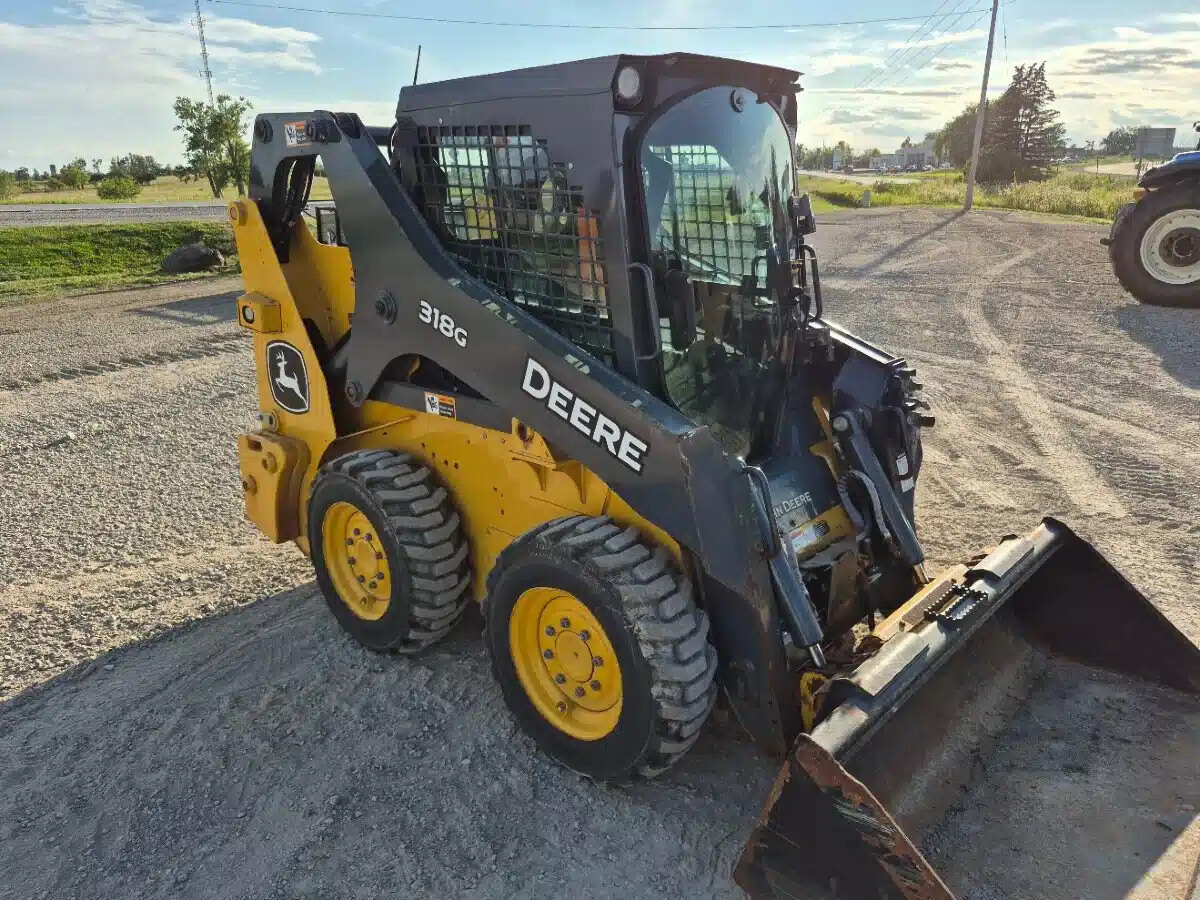 2022 DEERE 318G
