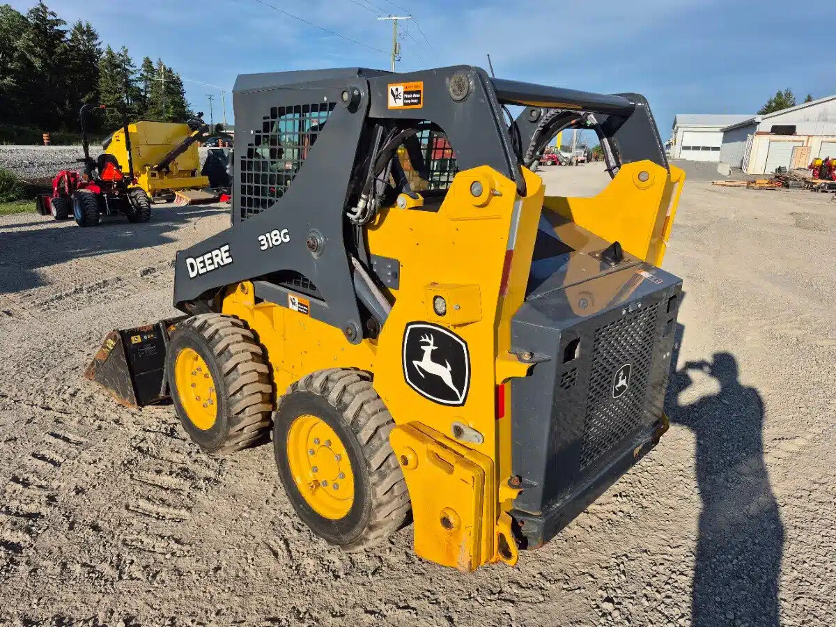 2022 DEERE 318G