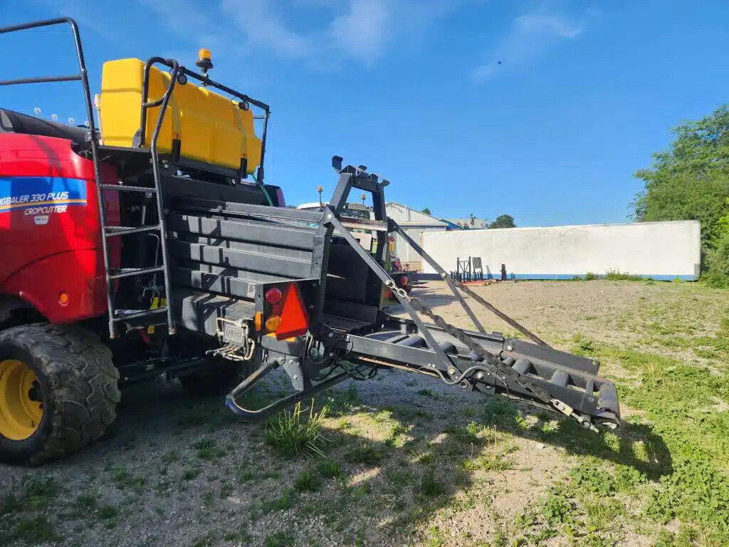 2019 New Holland BIG BALER 330R PLUS