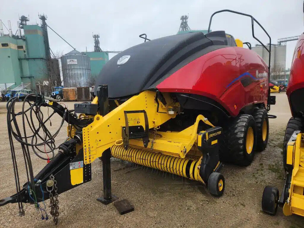 2022 New Holland BIG BALER 340
