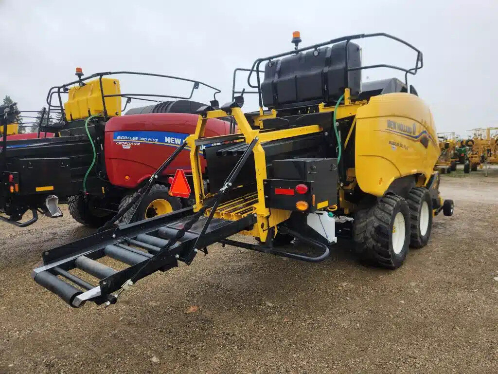 2024 New Holland BIG BALER 330R PLUS