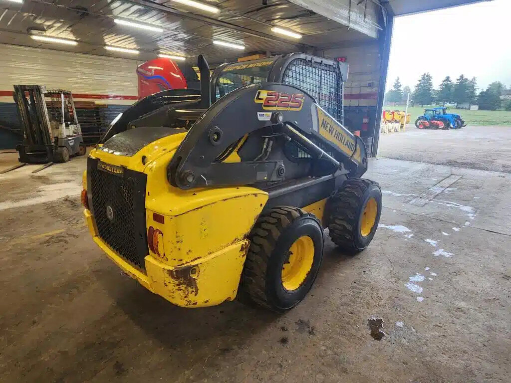 2015 Unspecified l225
