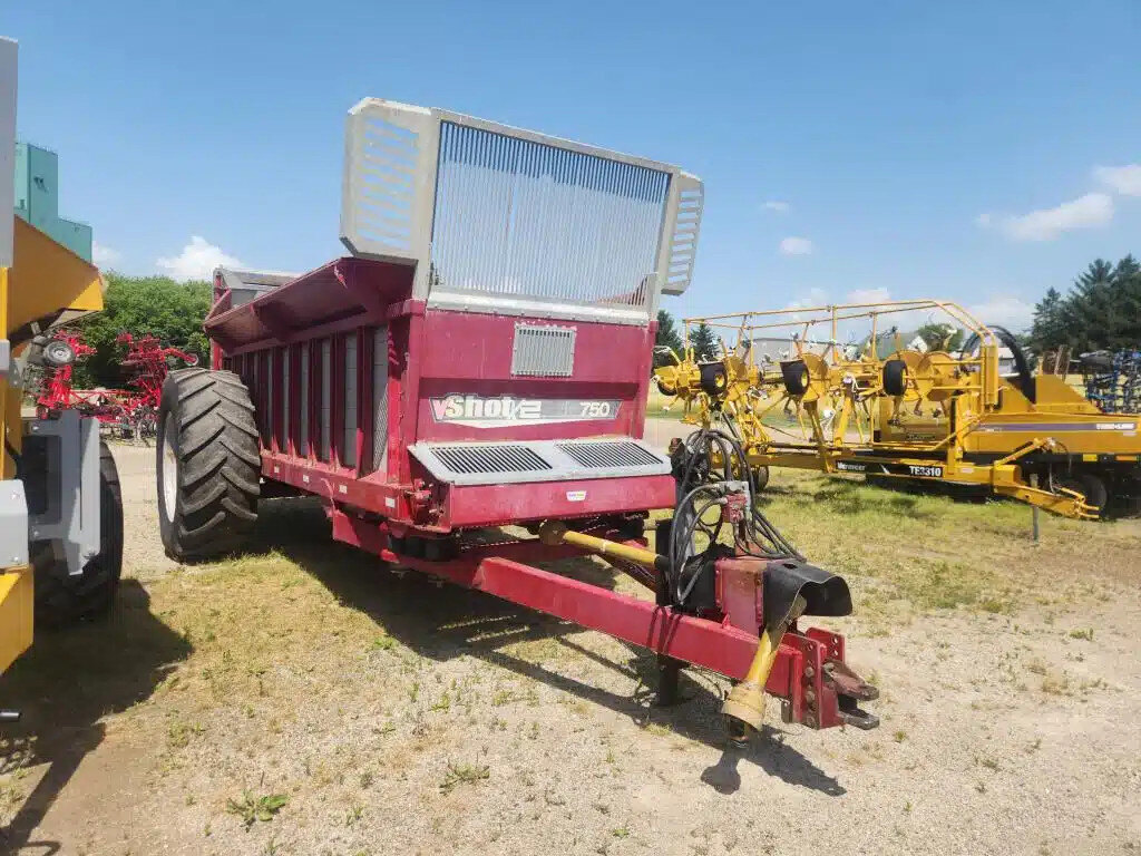 2015 Unspecified 750
