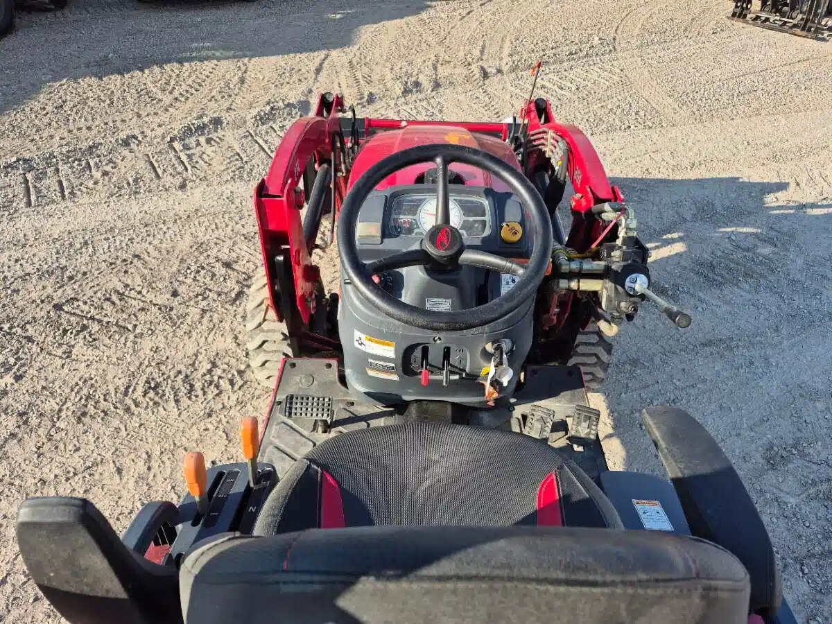 2018 Mahindra EMAX 22