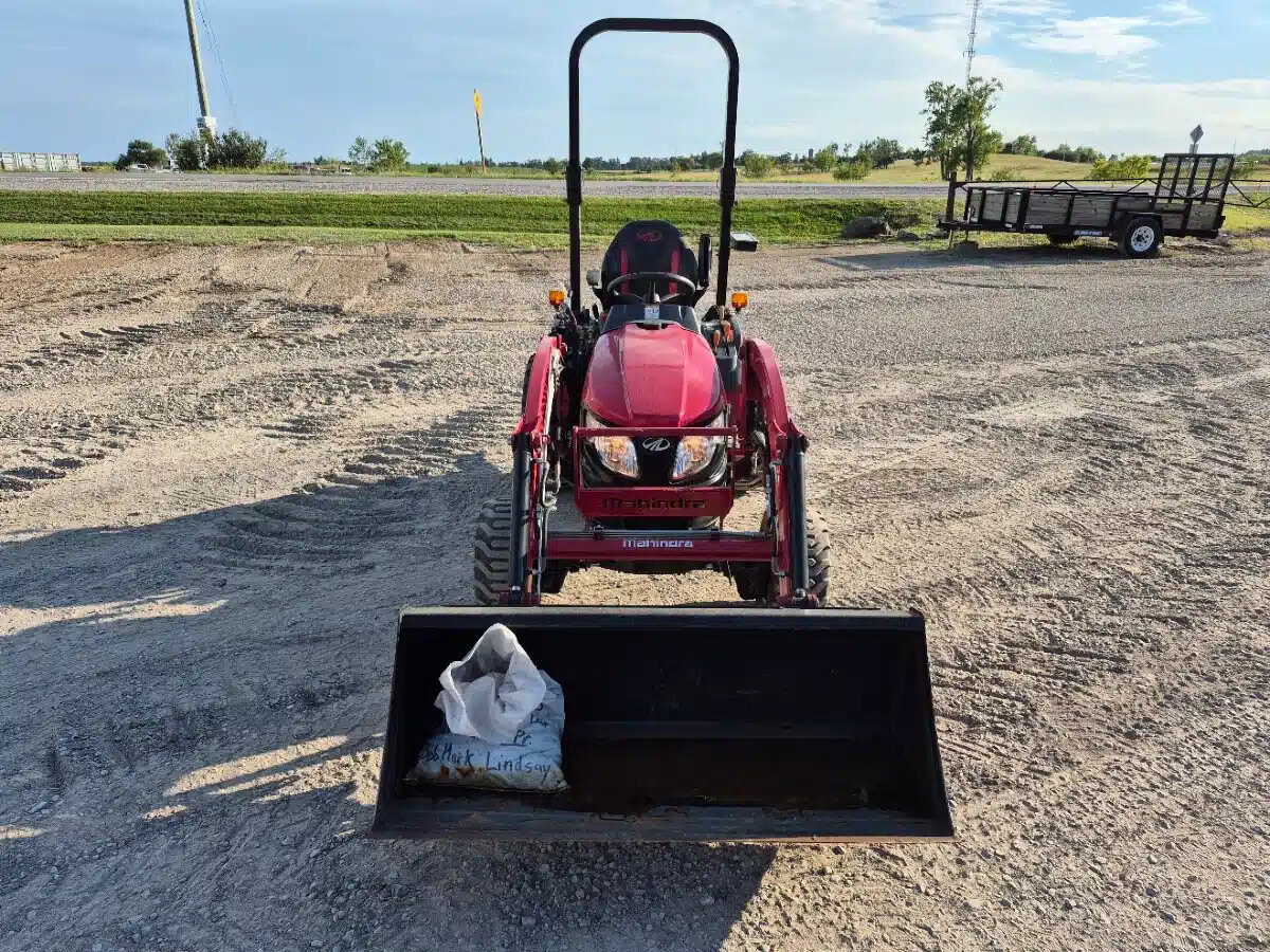 2018 Mahindra EMAX 22
