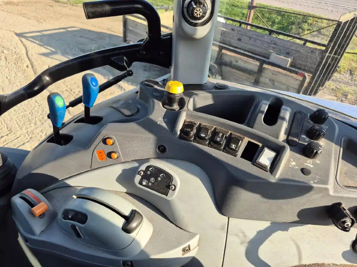 2014 New Holland T5.95