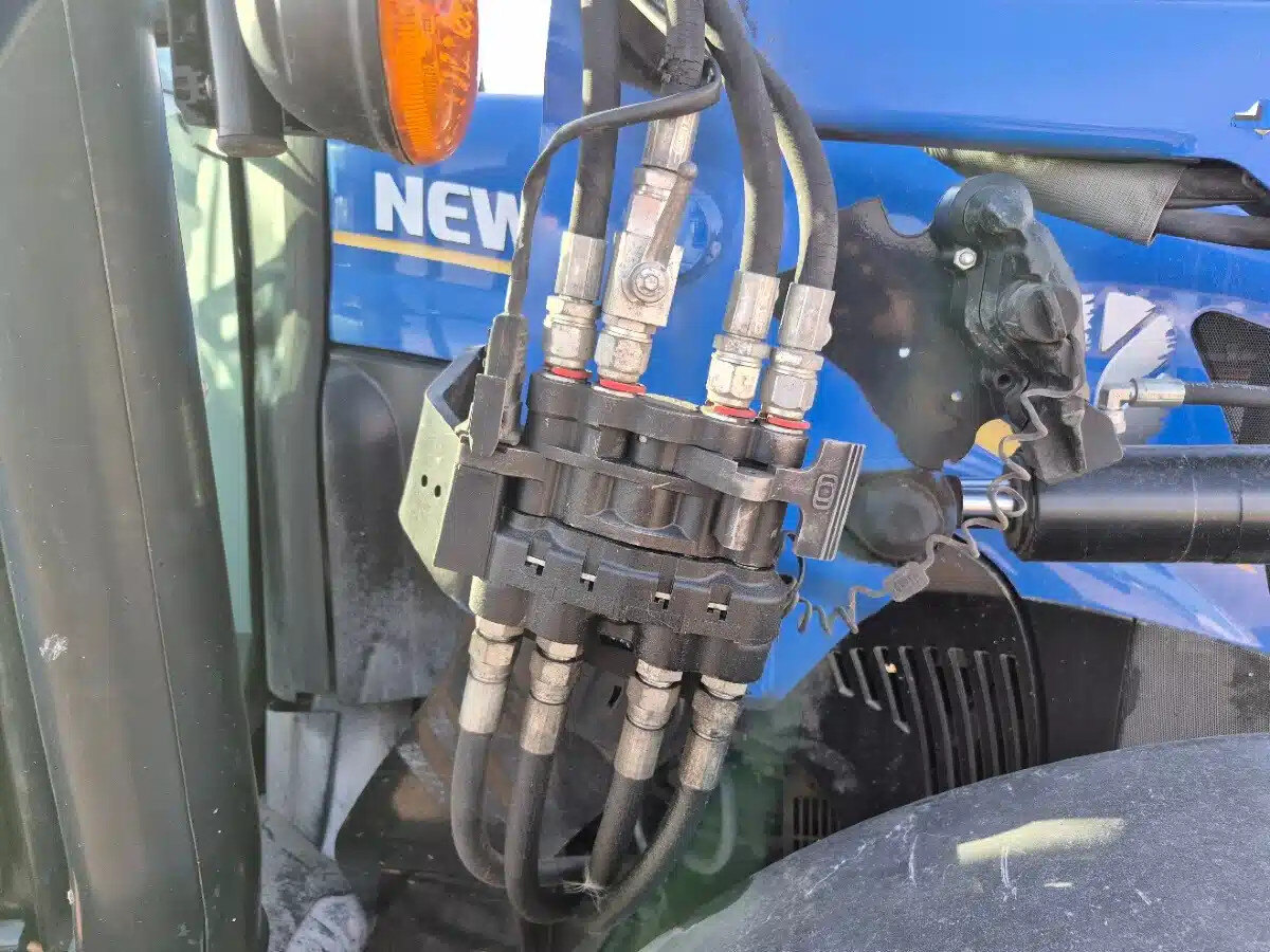 2014 New Holland T5.95