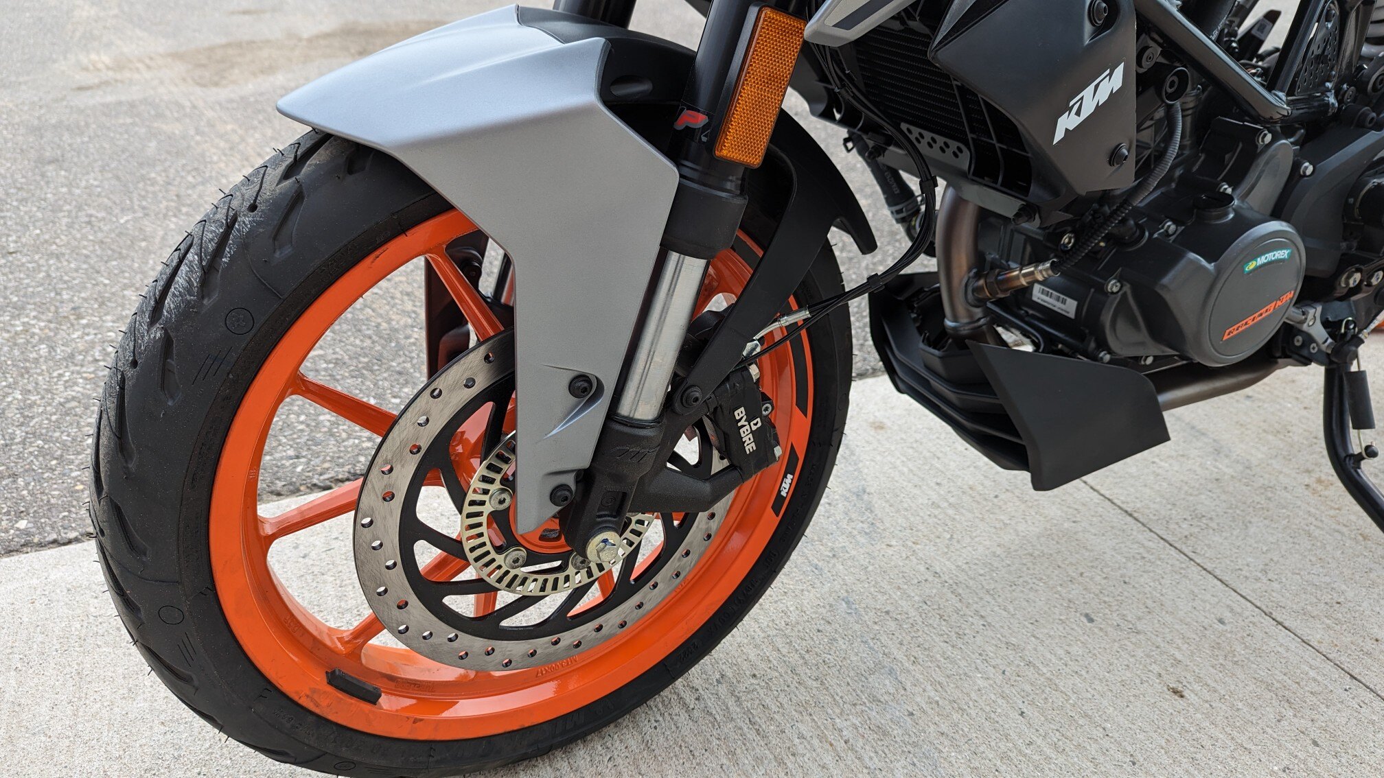 2023 KTM 200 Duke Silver Nov/Dec Promo!