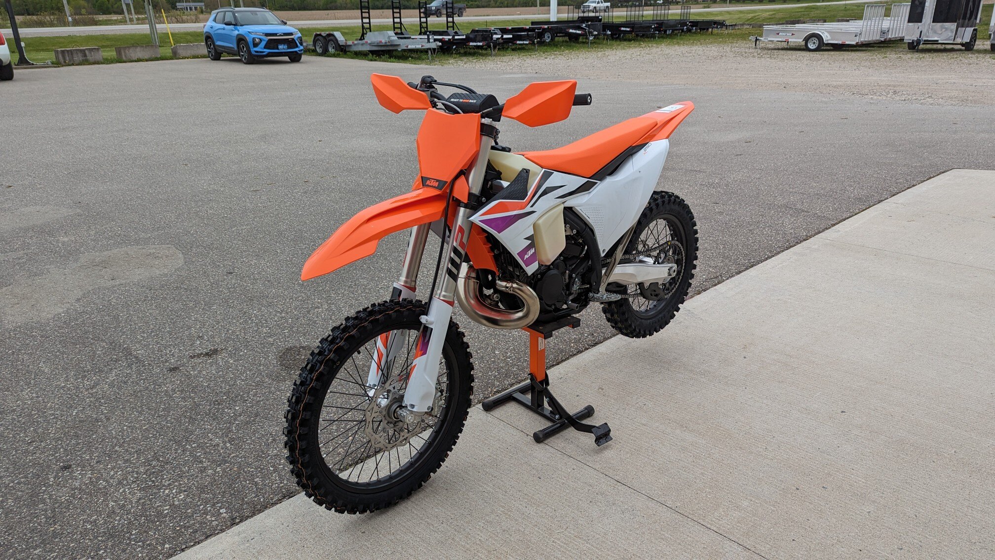 8993 070F0D9F 3530 4598 BC15 4B554CD4AFFB 643defb7 8032 4382 B4b5 9c34835137f2