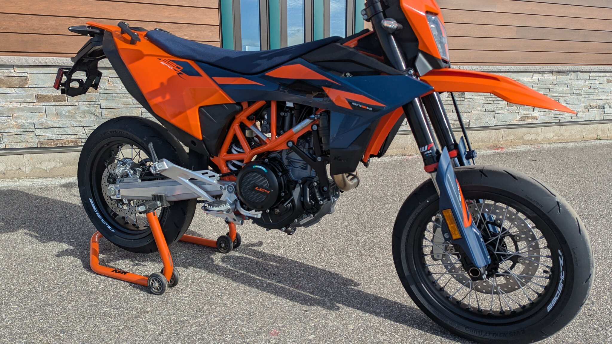 2026 KTM 690 SMC R May/June Promo