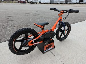 2025 KTM 16eDRIVE STACYC KTM Factory Replica (UPW220074700)