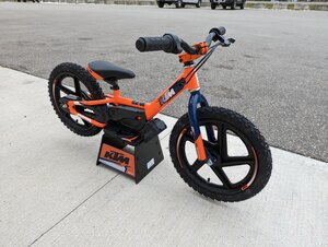 2025 KTM 16eDRIVE STACYC KTM Factory Replica (UPW220074700)