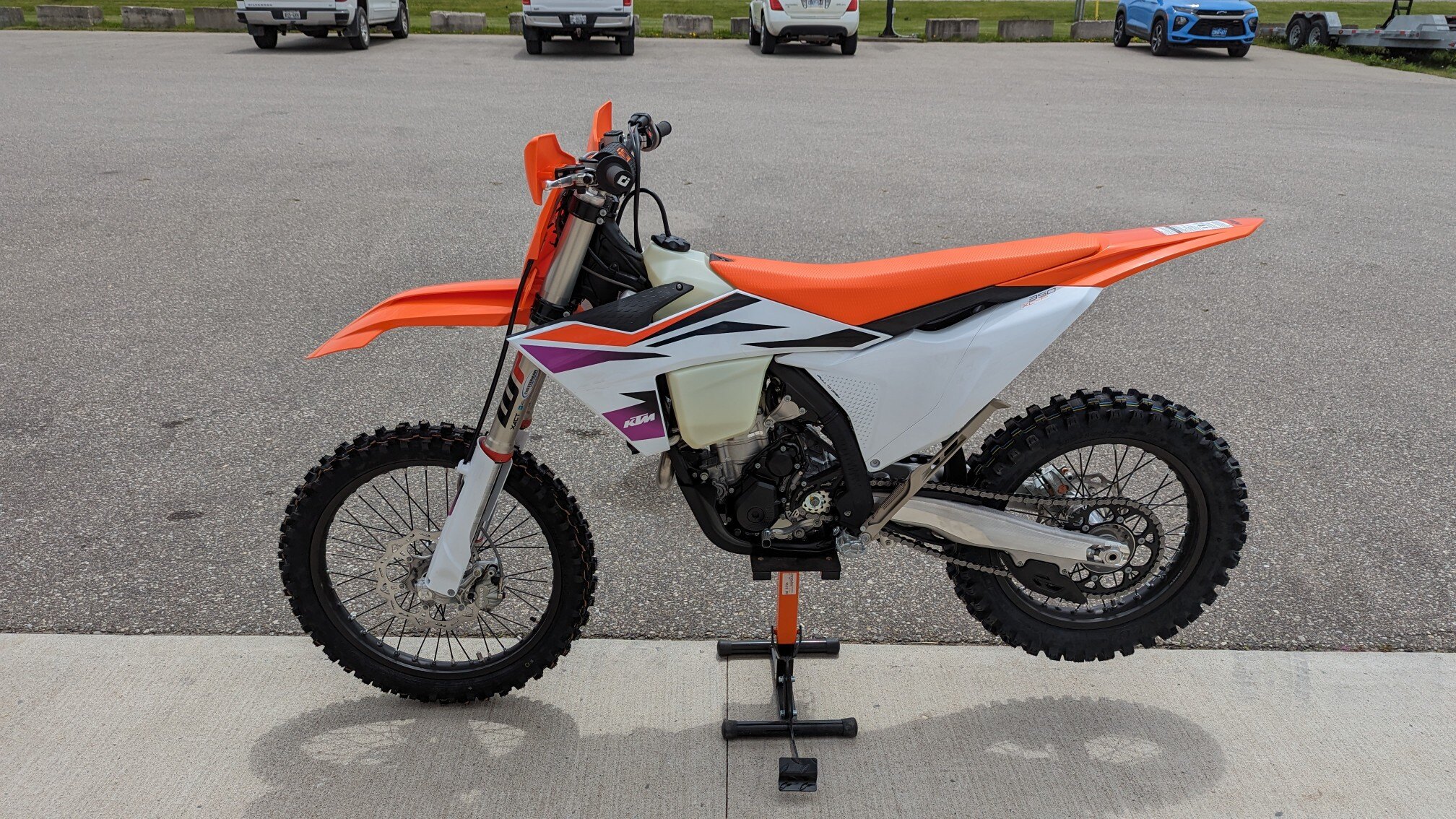 8993 585FA5FE FE1E 4B91 9DE4 104377A6DC40 Aea6ce6e 2a45 46cb Bd55 C0f23cfa1ed3