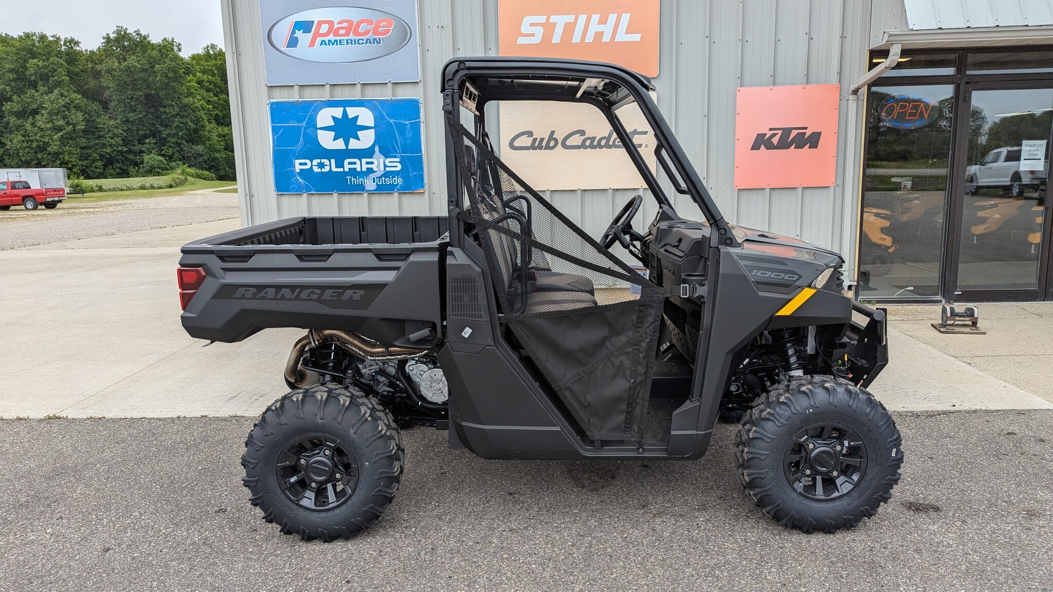 2025 Polaris Industries Ranger® 1000 Premium November Promo!