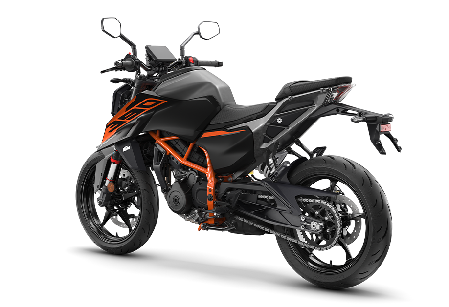 8993 9F6F02AB 1DCC 4E05 BD6D 6FF2716269C0 PHO BIKE PERS LIHI KTM 2026 Naked Bikes 390 Duke Black Left Rear View SALL AEPI V1