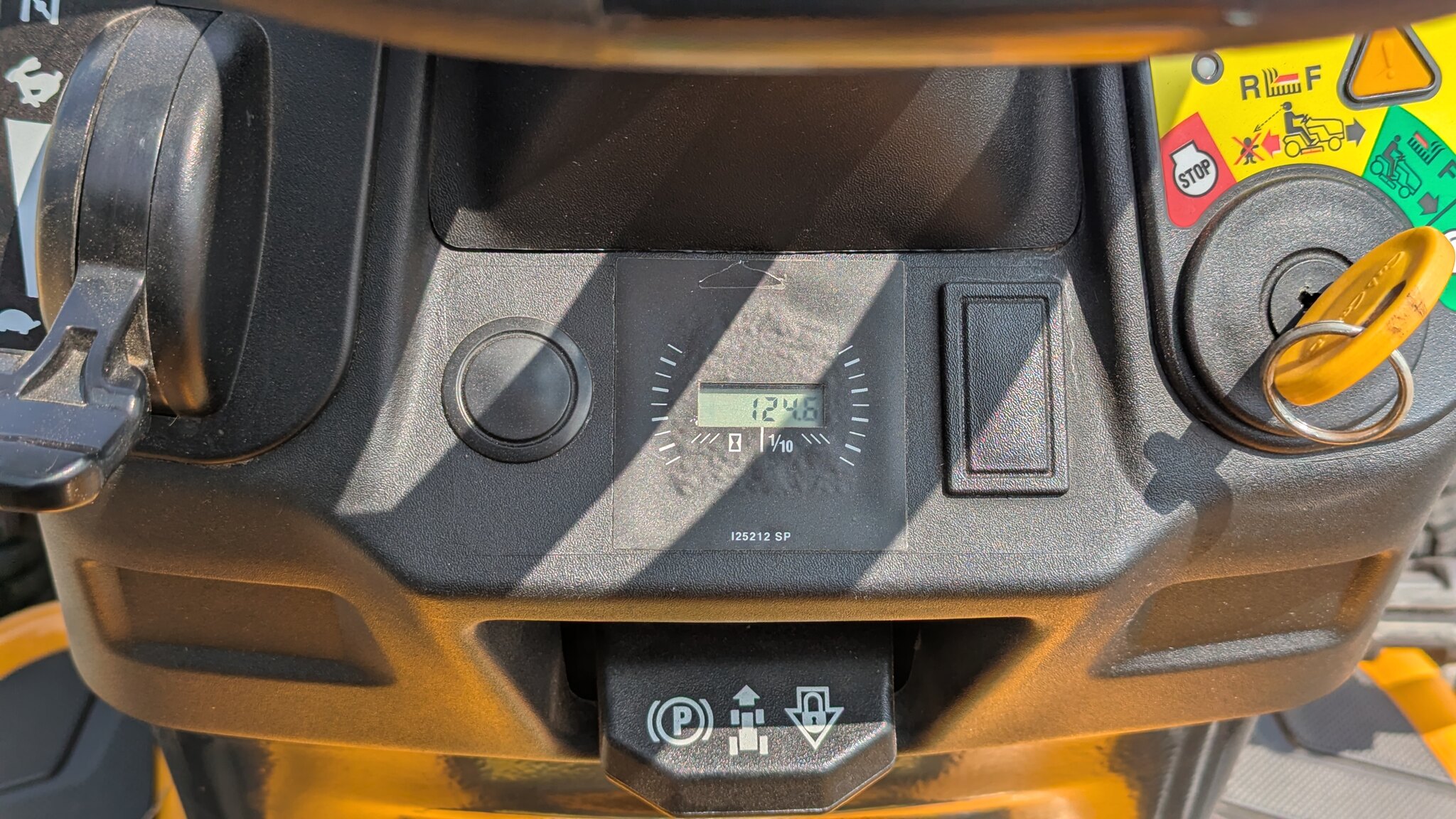 2019 Cub Cadet XT1 LT42 KH (13A0A1CS596)