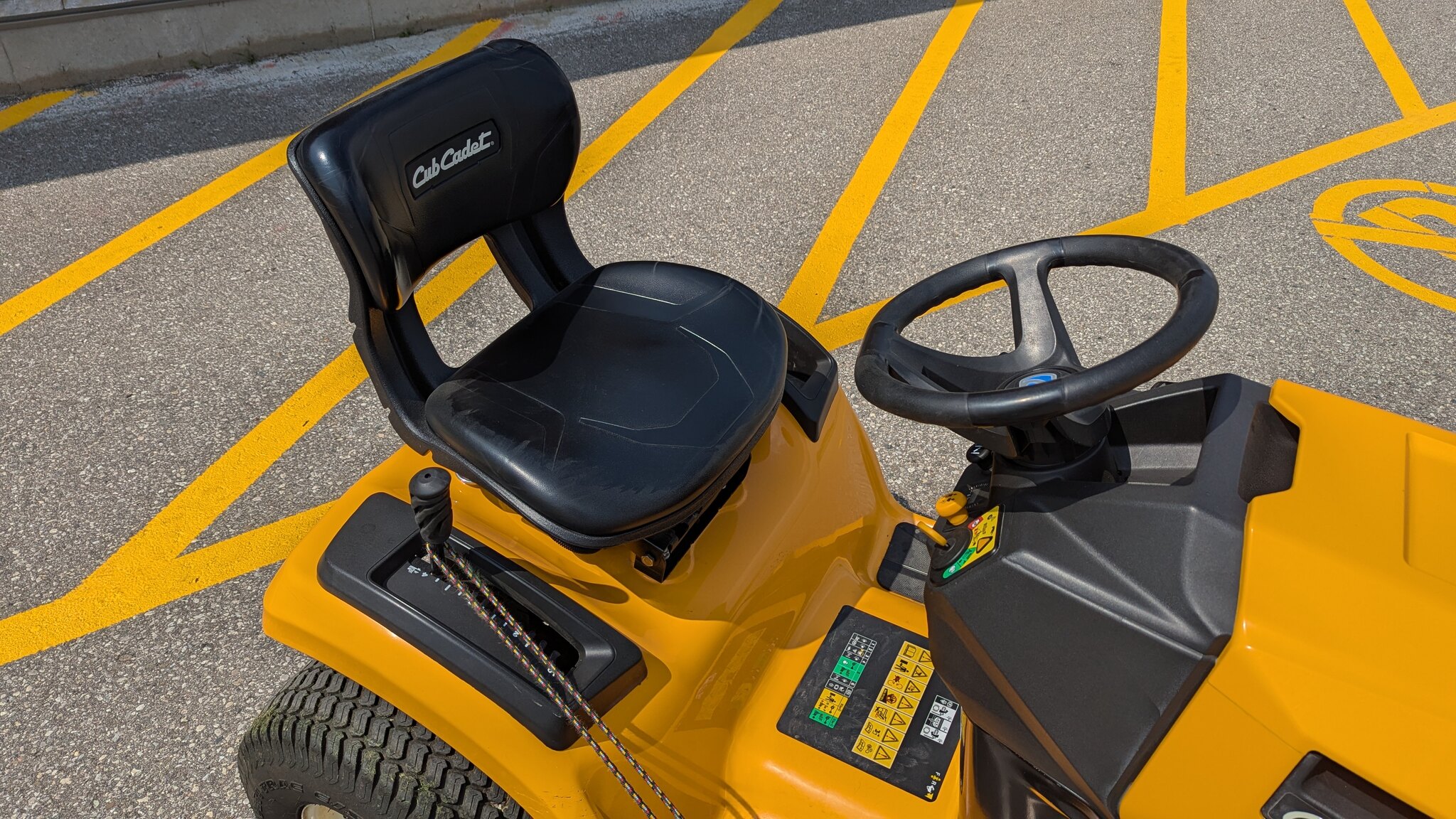 2019 Cub Cadet XT2 LX42 KW (13BGA1CS596)