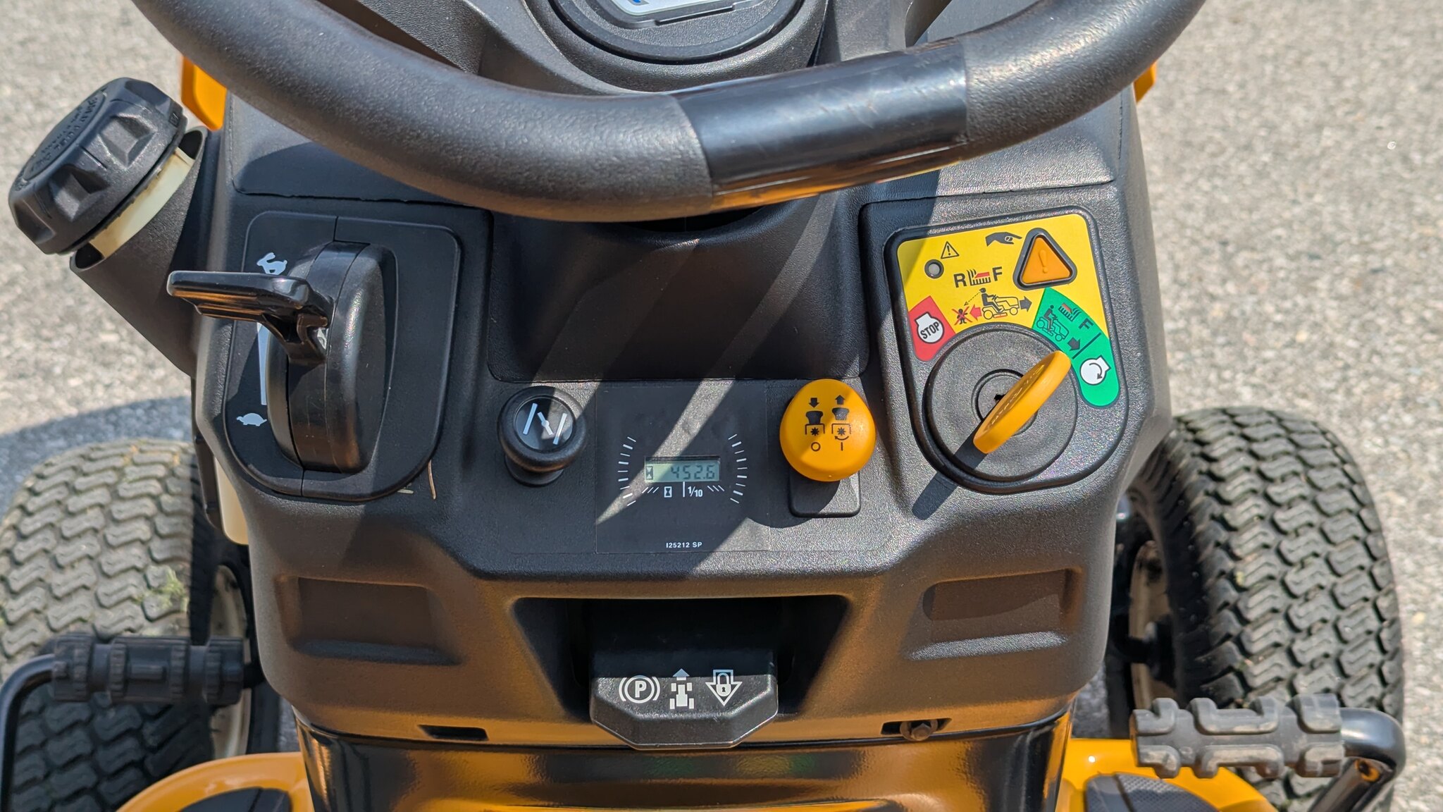 2019 Cub Cadet XT2 LX42 KW (13BGA1CS596)