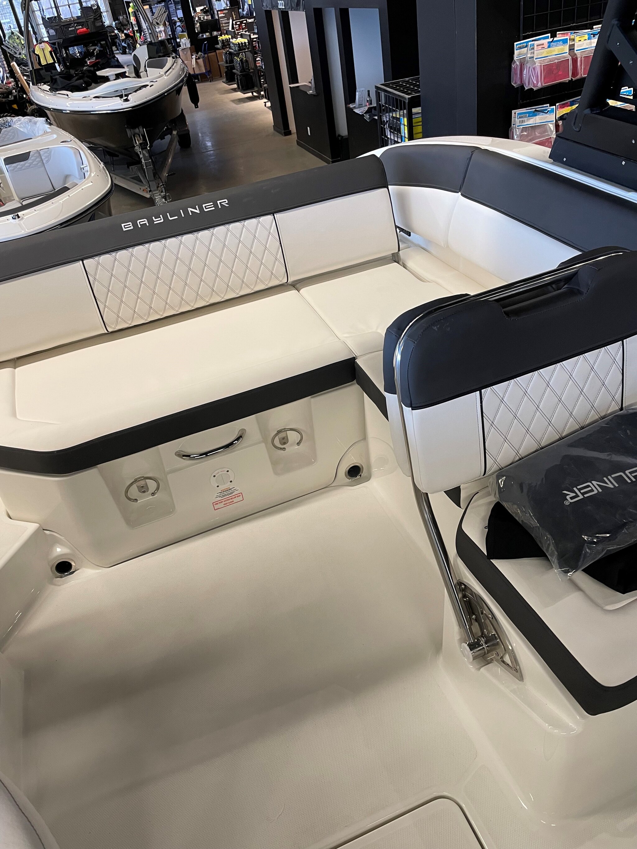 2023 Bayliner DX2250