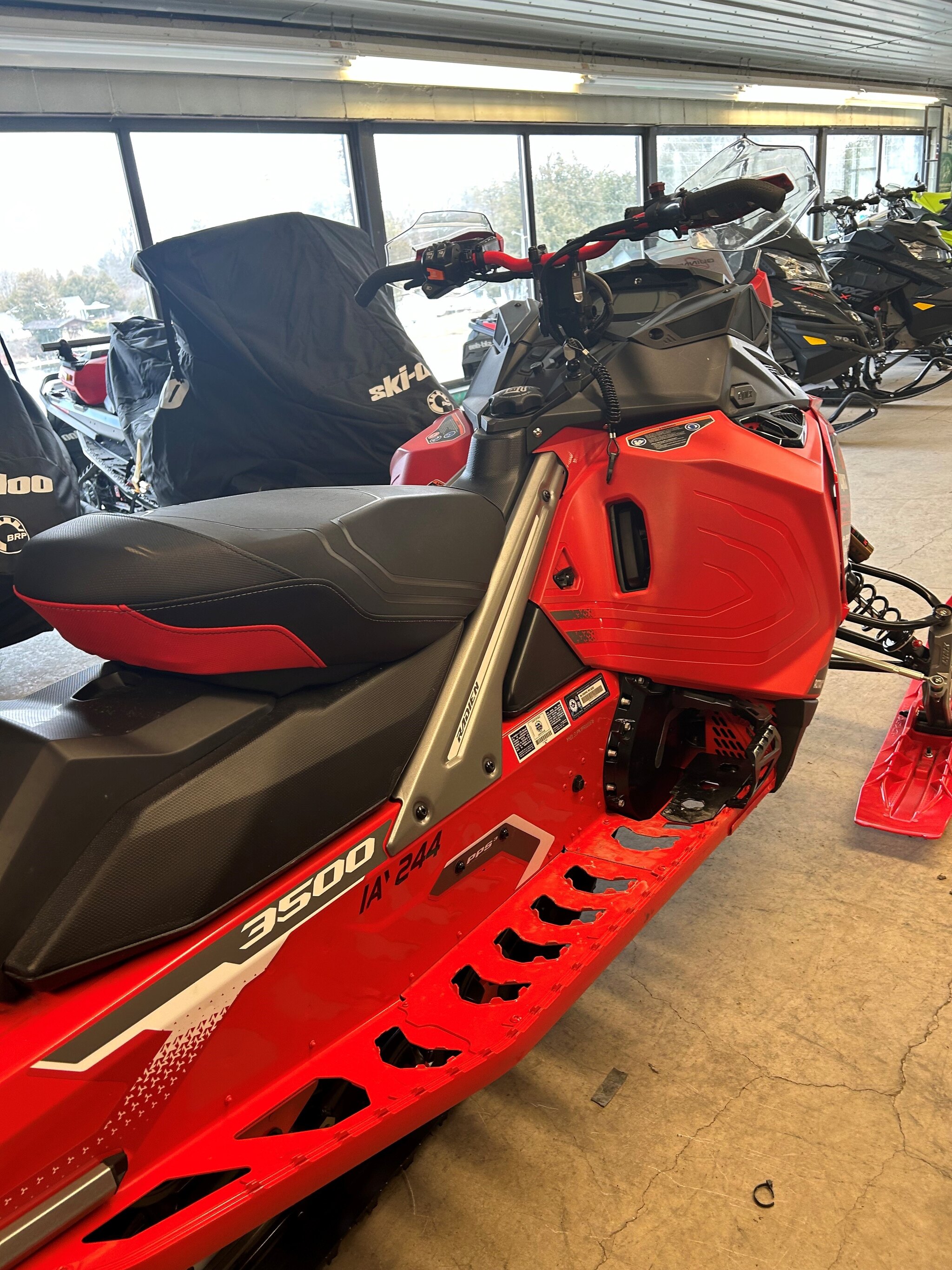 2023 Ski Doo LYNX RAVE RE 850