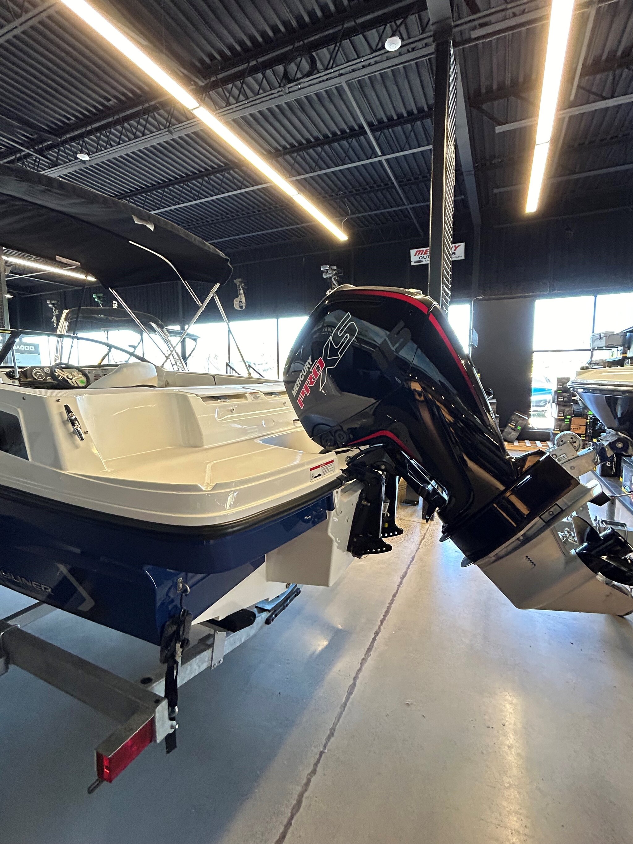 2023 Bayliner VR4