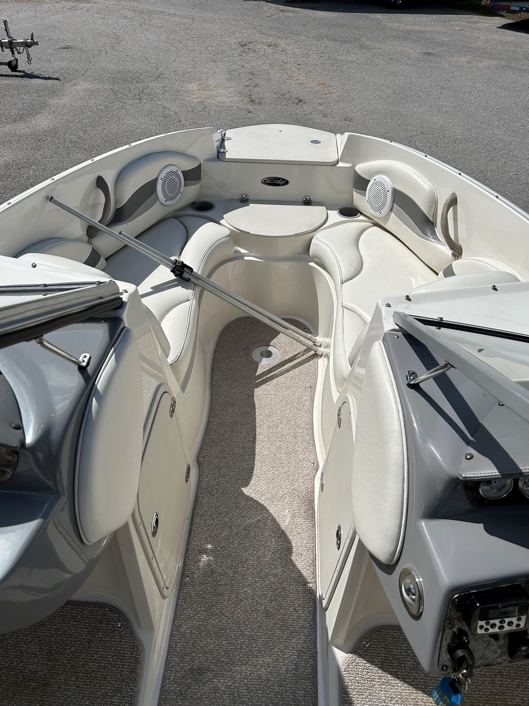 2011 Stingray Boats 208 LR STINGRAY