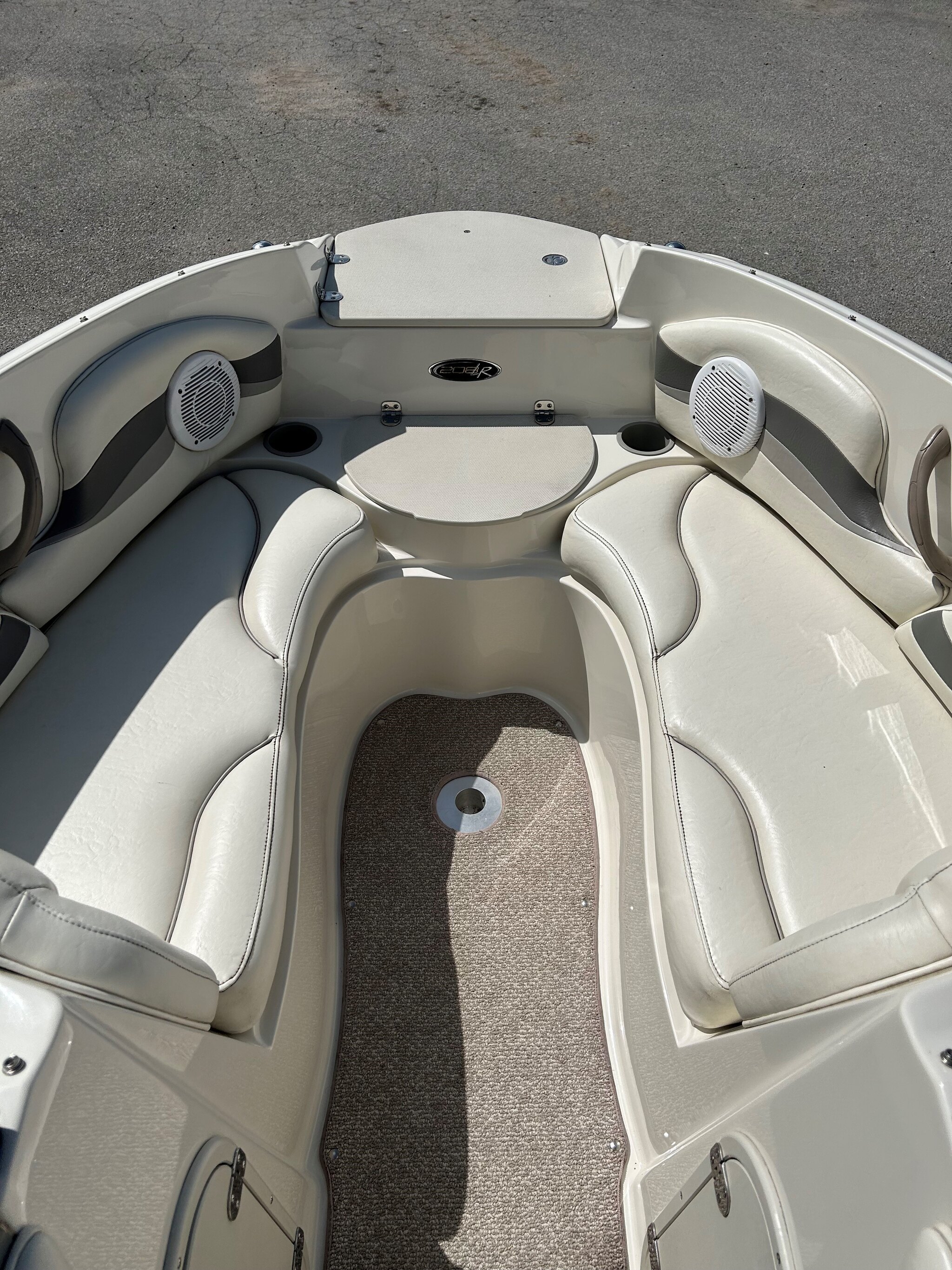 2011 Stingray Boats 208 LR STINGRAY