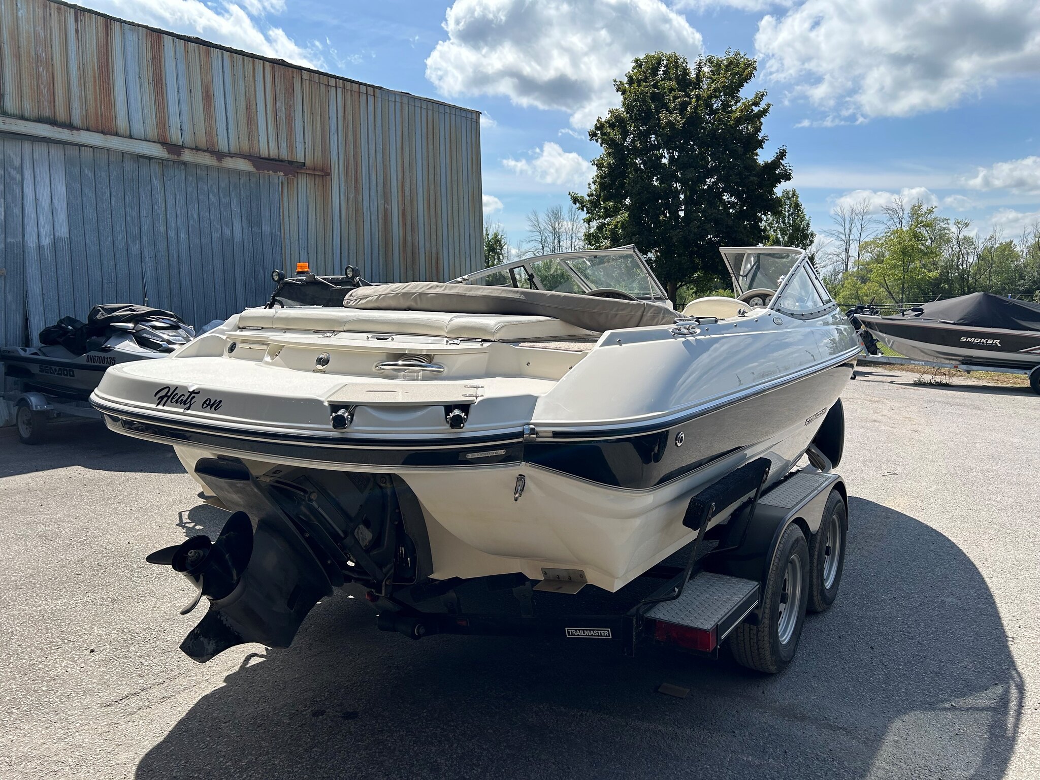 2011 Stingray Boats 208 LR STINGRAY