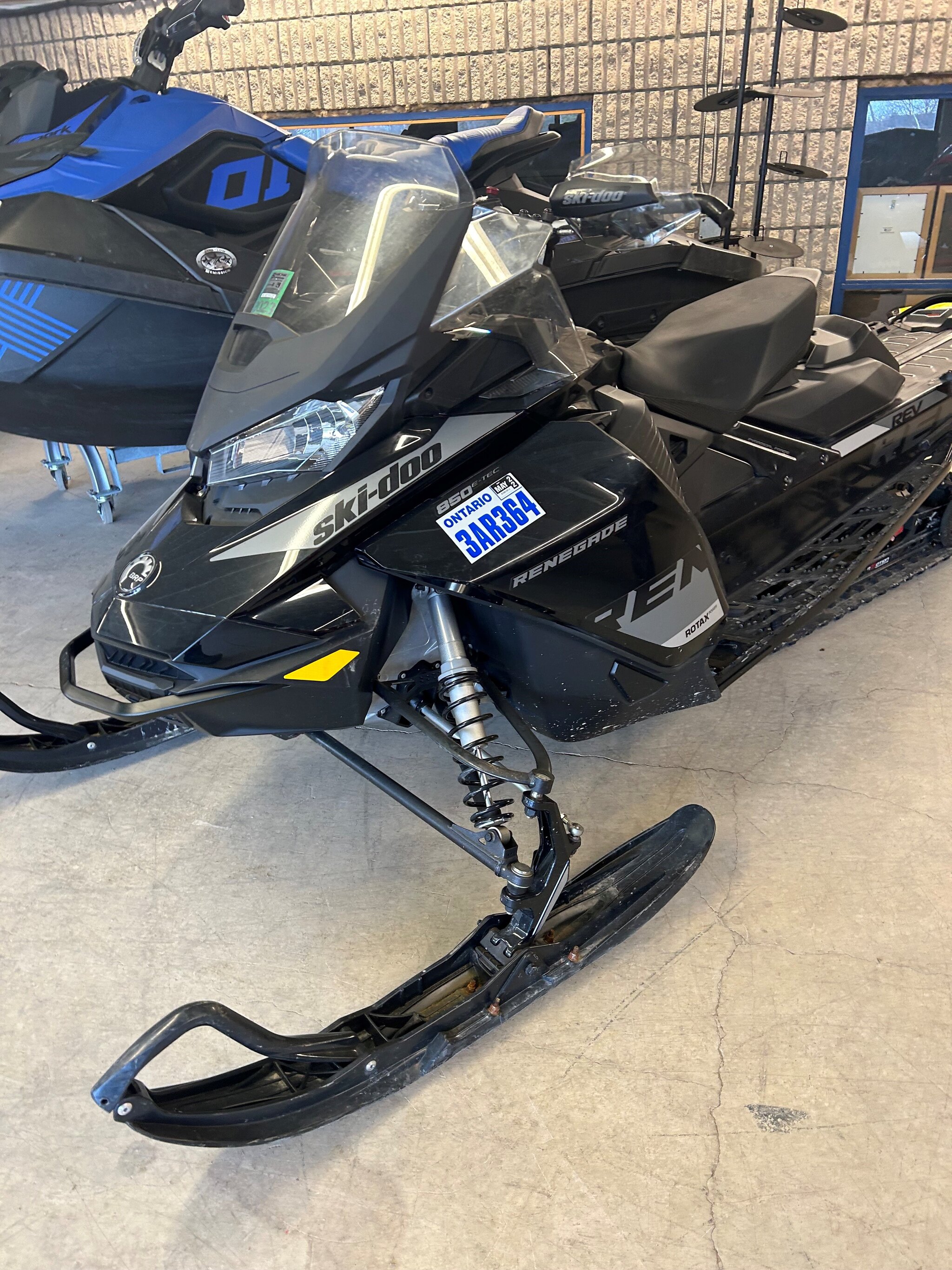 2019 Ski Doo RENEGADE ADRENALINE 850