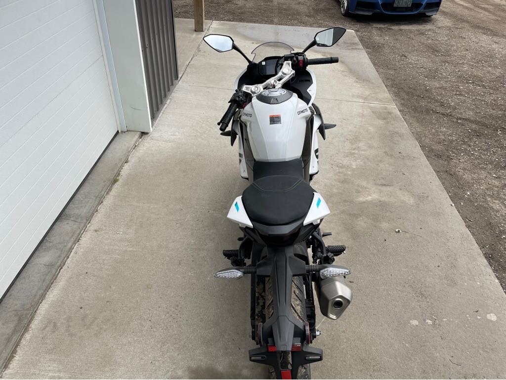 2024 CFMOTO 300ss