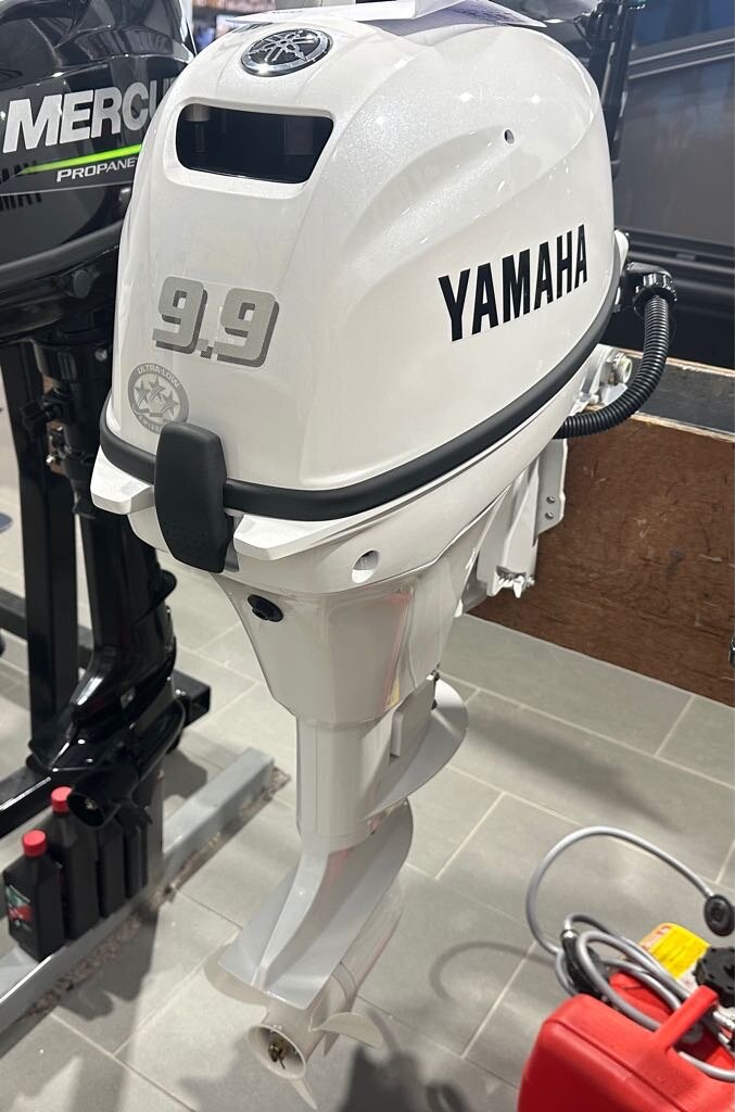 2024 Yamaha F9.9 Portable 15 in. Shaft Manual Start