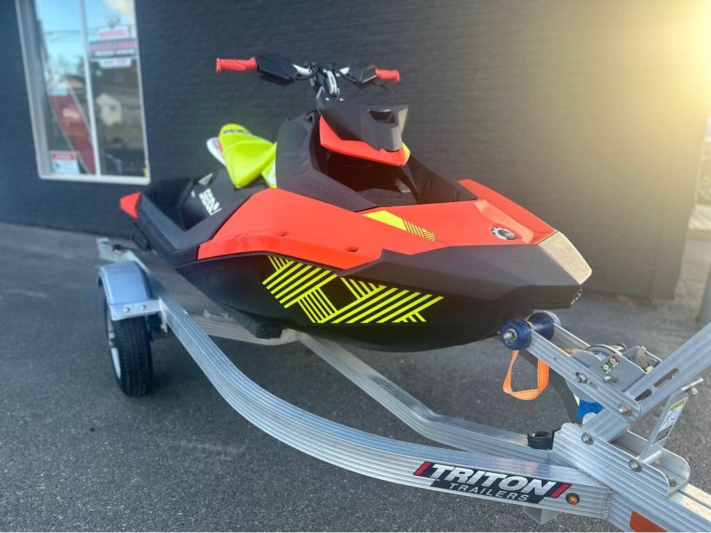 2020 Sea Doo SPARK® TRIXX™ 2 UP iBR®, Sound System w/ Trailer