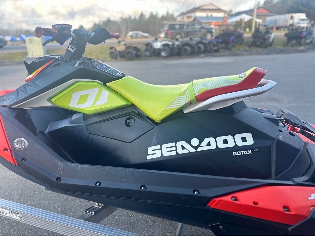 2020 Sea Doo SPARK® TRIXX™ 2 UP iBR®, Sound System w/ Trailer