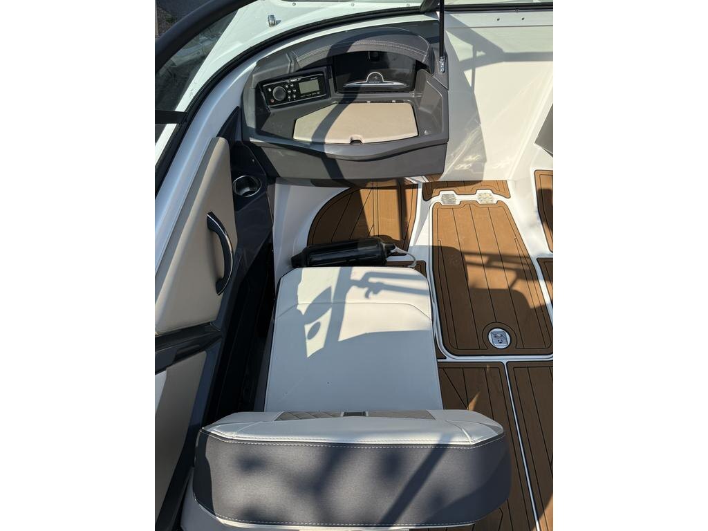 2022 Monterey Boats 238SS W/MERCRUISER 6.2L 300HP
