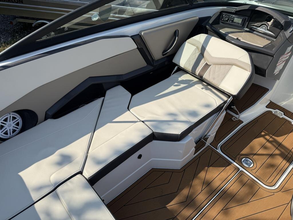 2022 Monterey Boats 238SS W/MERCRUISER 6.2L 300HP