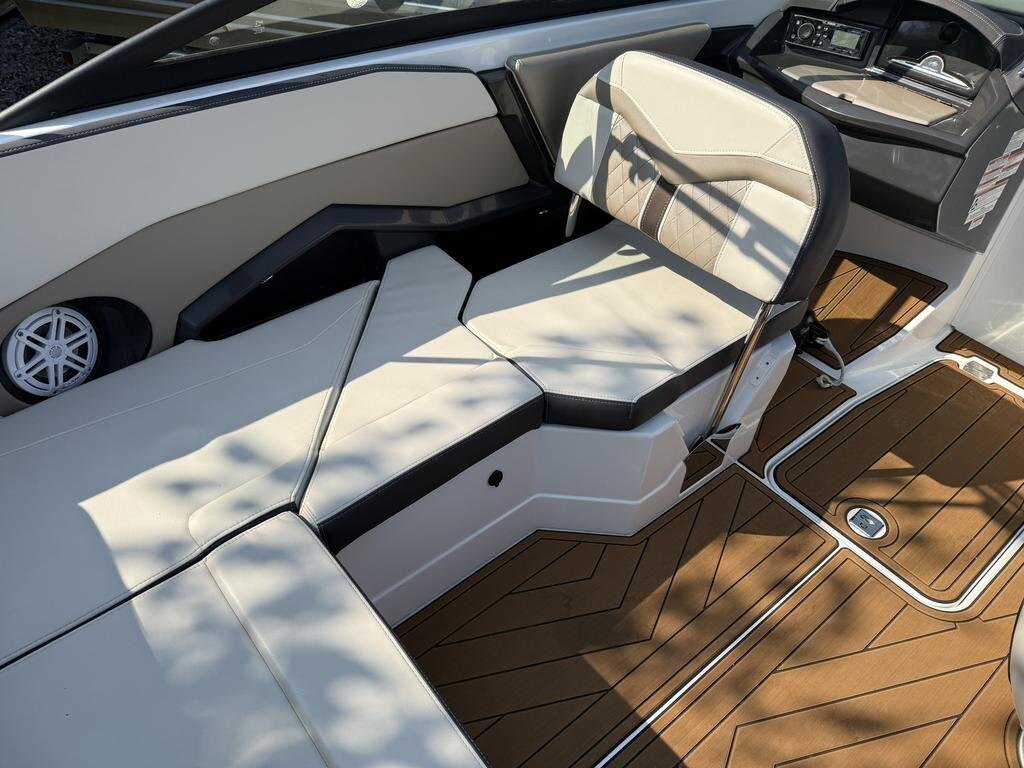 2022 Monterey Boats 238SS W/MERCRUISER 6.2L 300HP