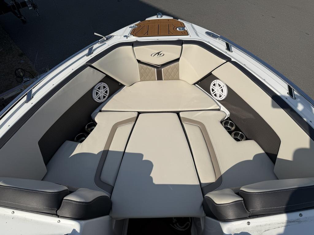 2022 Monterey Boats 238SS W/MERCRUISER 6.2L 300HP
