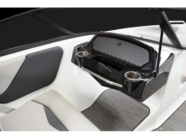 2024 Glastron GX 215 W/MERCRUISER 4.5L 250HP