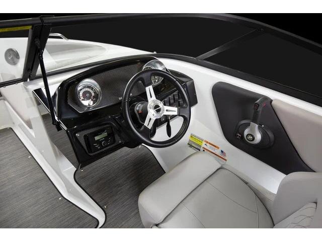 2024 Glastron GX 215 W/MERCRUISER 4.5L 250HP