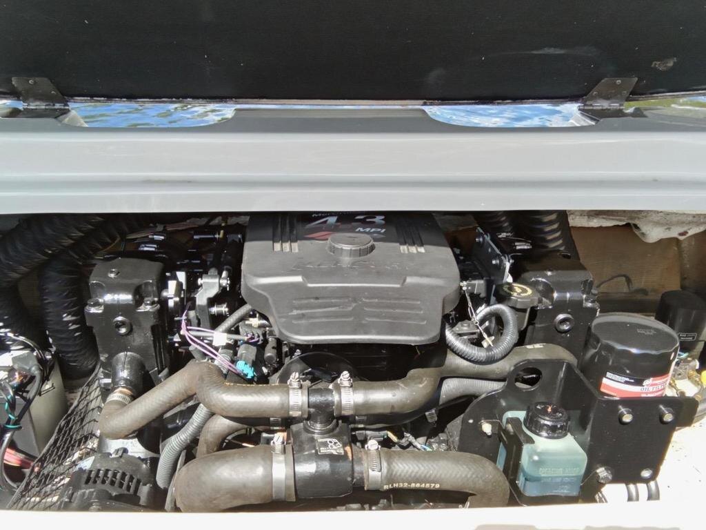 2005 Glastron GX 185 w/MERCRUISER 4.3L