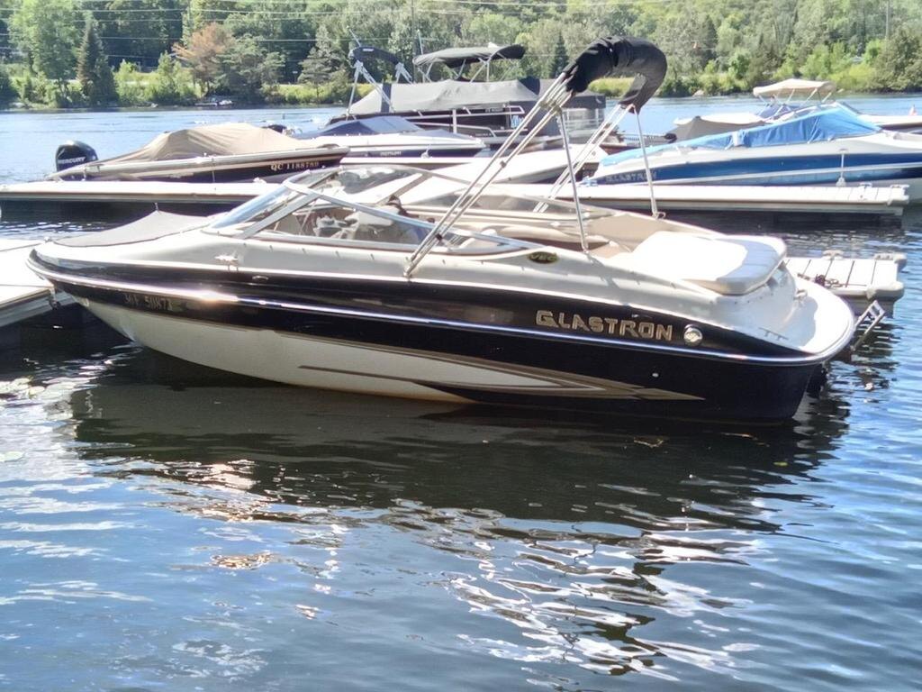 2005 Glastron GX 185 w/MERCRUISER 4.3L