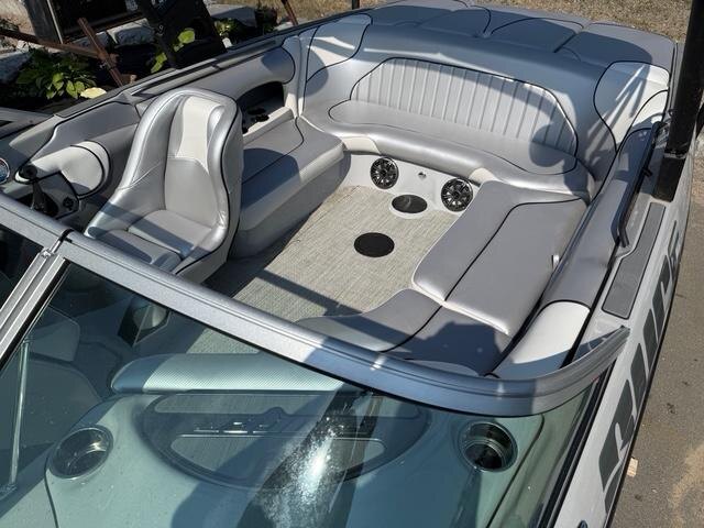 2024 Sanger V215 SX W/INDMAR 6.2L RAPTOR 400
