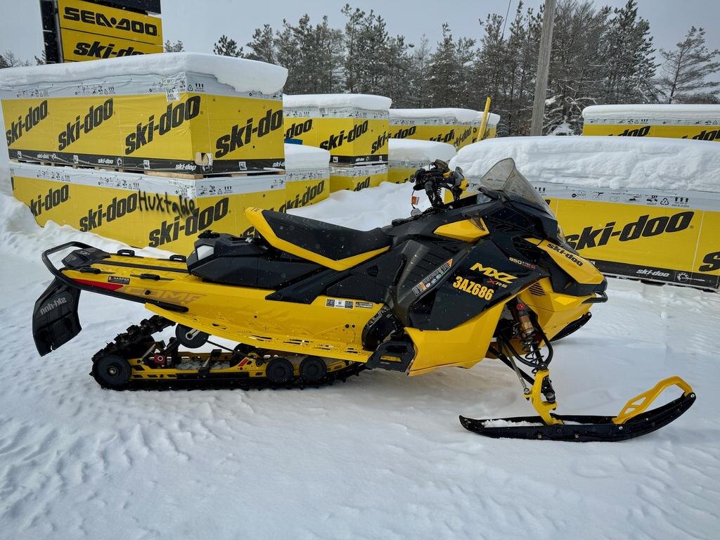 2024 Ski Doo MXZ XRS COMPETITION PACKAGE 850 E TEC TURBO R W/10.25 TOUCHSCREEN